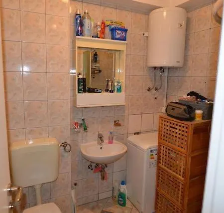 Lemar Apartment *