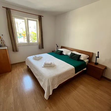 Apartment Lemar *